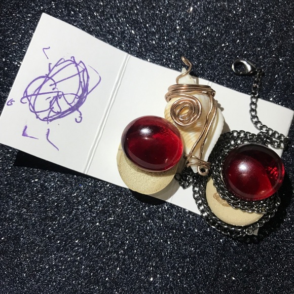 Speckled Creamsicle Drill Shell Necklace - Picture 4 of 4